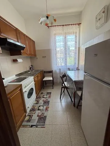 Lemon Garden Home Rom