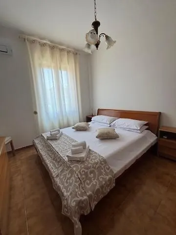 Lemon Garden Home Rom