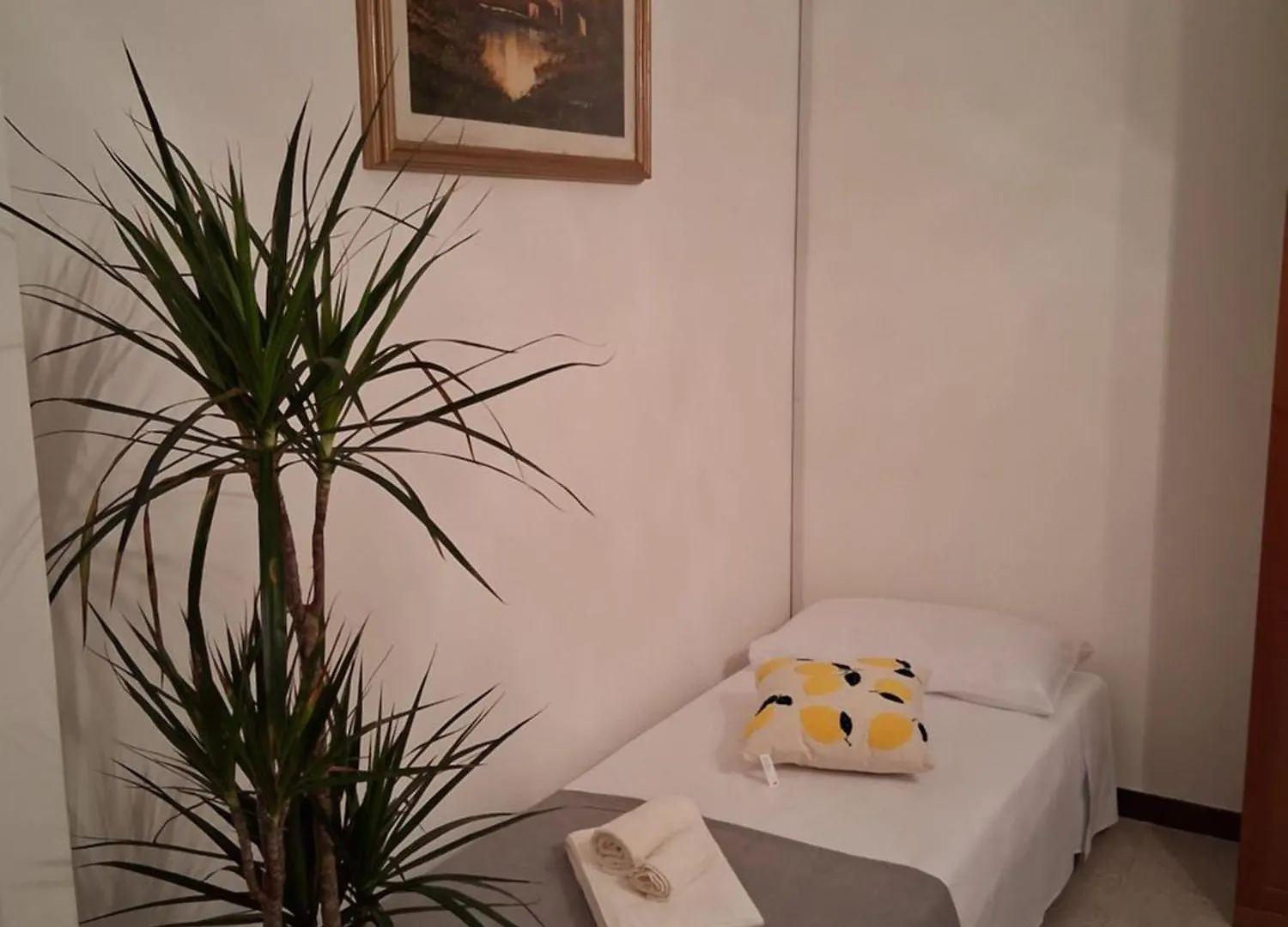 Lemon Garden Home Rom 0*,  Italien